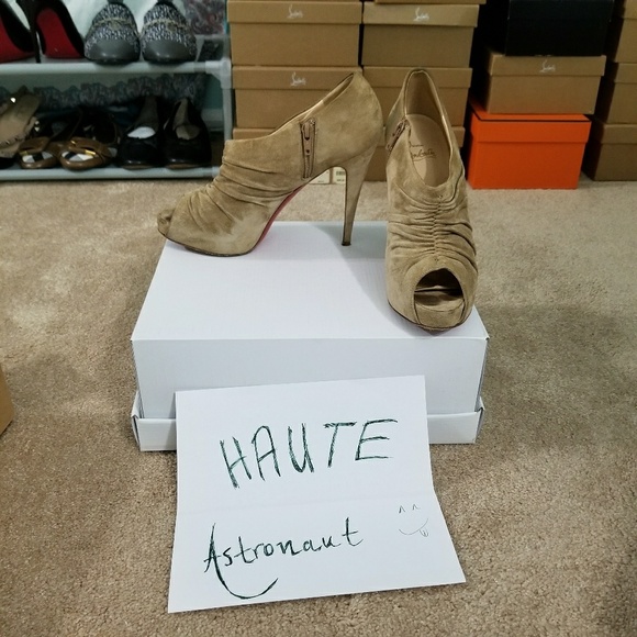 Louboutin tan nude beige suede heels booties AUTH - Picture 3 of 5